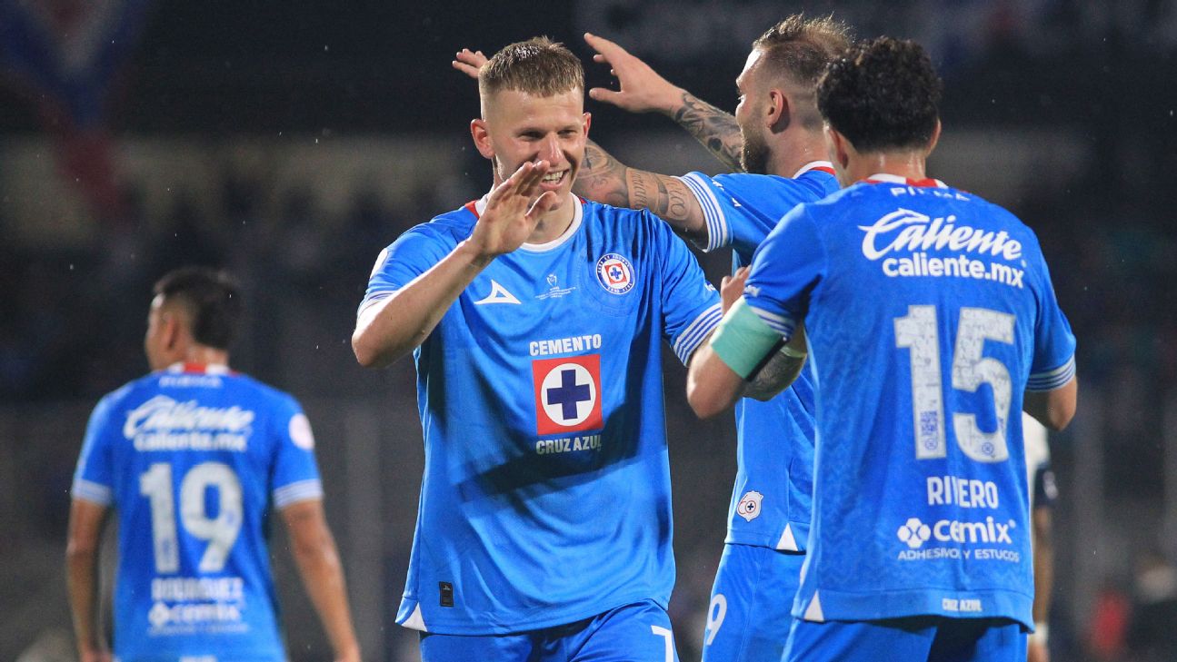 Cruz Azul Mendominasi Vancouver Whitecaps