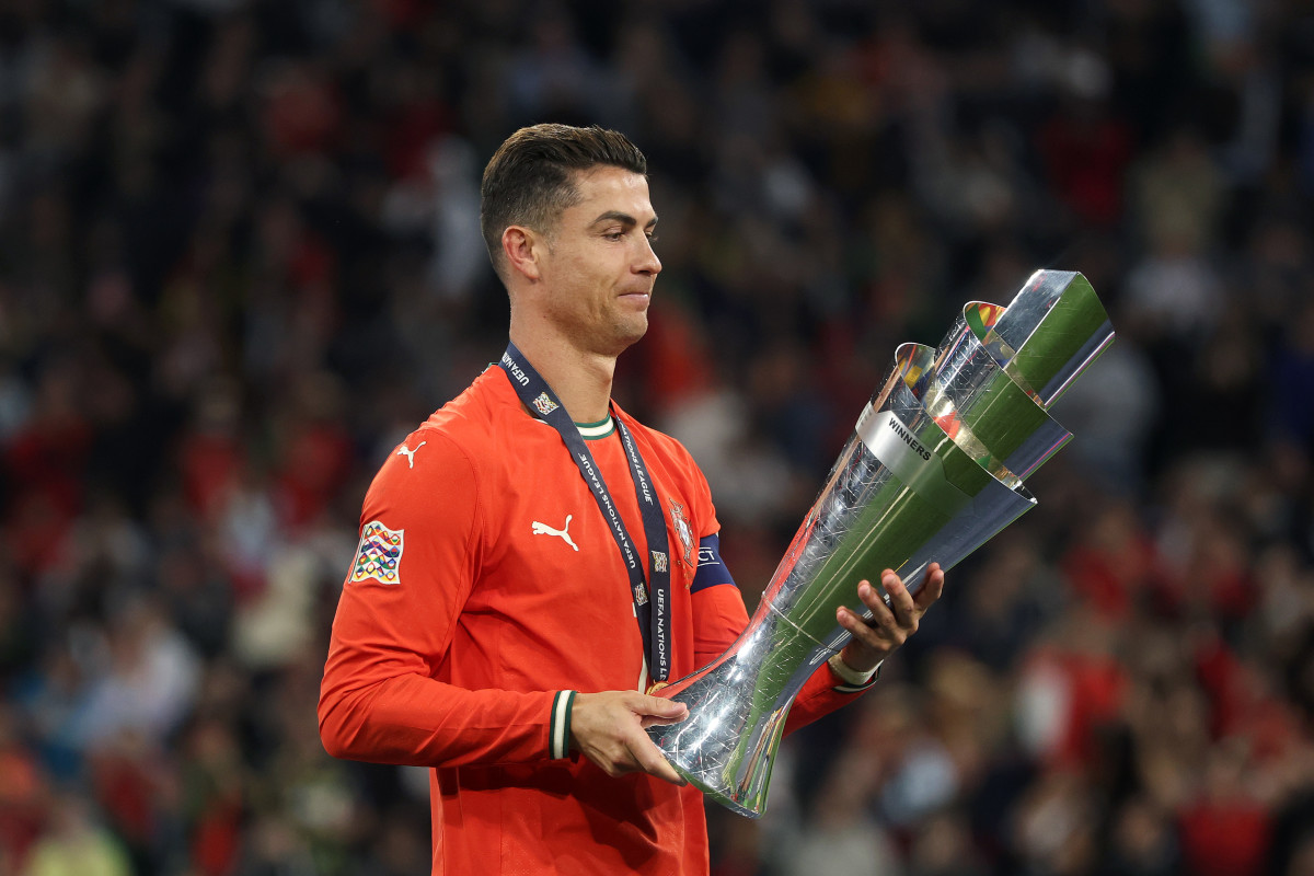Cristiano Ronaldo Air Mata Bahagia Menyembur