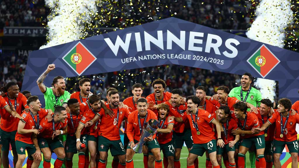 Portugal Merayakan Kemenangan Final Liga temp
